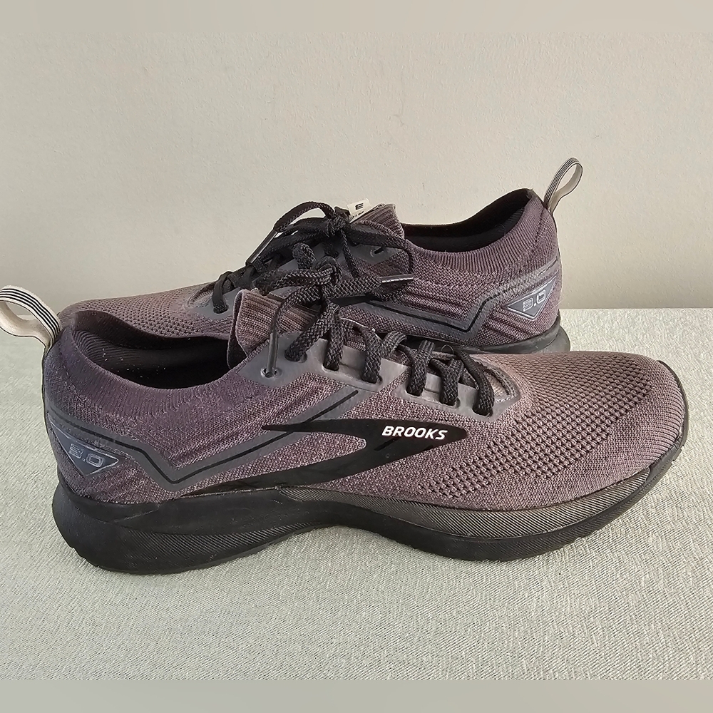 BROOKS Ricochet 3 Womens Gray & Black Athletic Running Shoes, Sneakers - Picture 6 of 9